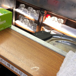 うなぎ 丸富 - 西陽が当たって良い感じ