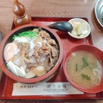 餃子会館 - すき焼き重 800円