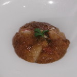 鉄板焼き Oribe - オマール海老とパールオニオンムースのコンソメジュレがけ