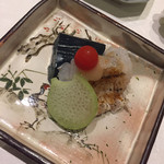 鮨 心白 - 焼き鱧とマイクロトマトとはす芋の梅肉寄せ　初夏ですね2