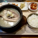 上野　韓国料理　兄夫石焼屋 - (ﾗﾝﾁ)参鶏湯 ￥500