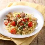 Vongole macchiato with clams and cherry tomatoes