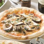 Anchovy sauce with 4 kinds of mushrooms