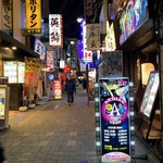 牛玄 - 【店前】この道、猫ちんいる事ありますよーーー、最近みにゃいケド...、かっぱ寿司が無くなってから、猫もいなくなった...