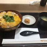 鶏三和 - 名古屋コーチンの親子丼