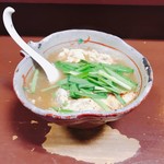 元祖辛麺 東風屋 - 洒落た器で