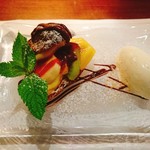 ビストロ　アギャット - フルーツのエクレア