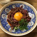 成田家 - 牛モモの炙りユッケ