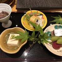 天麩羅くろさわ - ホタルイカ、鯨の尾羽毛、胡麻豆腐、鯖棒鮨