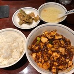 Chimma boudoufu - ランチ、ご飯お替りできます。卵のスープもグッドでした。