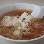 らーめん大慶 - ラーメン。昔風のサッパリ味。鶏ガラスープか？