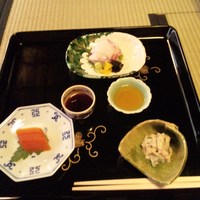 瓢亭 本店 - 明石の鯛の刺身、きゅうりと柿のごま和え、からすみ