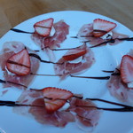 バカイゥン - 苺と生ハムとマスカルポーネチーズ