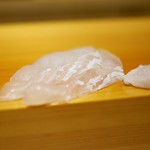 鮨 あらい - 平目、エンガワ