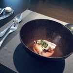 AMOUR - オマールのビスクが
      注がれる前