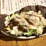 囲炉裏料理と日本酒スローフード 方舟 - 能登牡蠣の朴葉焼き