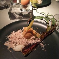 クラフタル - ヤングコーン、卵、玉蜀黍のひげ、卵の殻に入ったソース