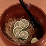 蕎麦とわいん 関 - 出汁にも一杯、酢橘そば