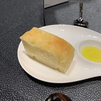 メインダイニングマローチェ - フォカッチャ