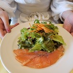 オステリア　デッラ　カパンナ - サーモンカルパッチョ