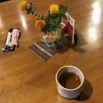 繭蔵 - おしぼりも小さな手ぬぐいが丸められ〇