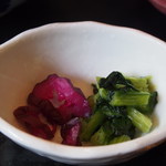 そば・居酒屋 湖中 - 黒毛和牛 他人丼とミニきつねそばセット（お漬物）