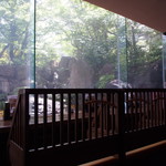 Konaka - 店内（カウンター席：滝の水は停まっている時は静か）