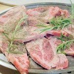 焼肉 はせ川 - イベリコ豚香草焼き