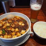 シビレヌードルズ 蝋燭屋 - 麻婆麺2辛 ＋ 味玉、ライス（ランチタイムは無料サービス）