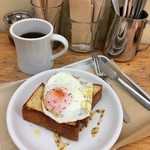 WANDERERS STAND - dripcoffee 480円/friedeggtoast