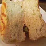 サンエトワール - 枝豆とチーズのパン　断面
