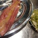 焼肉タイガーアイ - 名物生タンステーキ