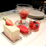 ロビーラウンジ - ストロベリーココ