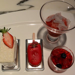 ロビーラウンジ - ストロベリーゼリー・ストロベリースープ