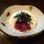 酒楽 - マグロ山かけ （550円）