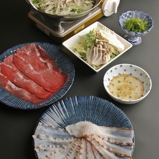 來自北海道的活章魚和牛舌…與涮涮鍋一起享用這些精緻的食材。