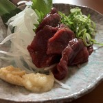 大山どり炭火焼酒場 俺の店 - 馬刺し