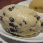 ラ・ブーシェリー・デュ・ブッパ - デザート盛合せの一　ラムレーズンのアイスクリーム