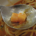 ポポラマーマ - 【トマトカレーチーズスープ】キューブ状のチーズと溶けたチーズのダブルで入ってますね...