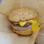 自由が丘バーガー - チーズバーガー