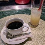 匠のダイニングバルK - コーヒーとグレープフルーツジュース