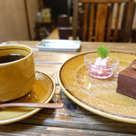 ヱントツコーヒー舎 - ブレンド珈琲とガトーショコラ
