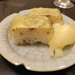 つる由 - カマスの押し寿司