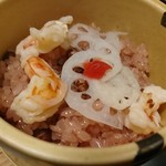 つる由 - 海老の赤飯かあ
