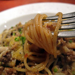 キュイ　ラルドワーズ - 牛肉と茶美豚の赤ワインラグーパスタ