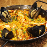 <引以為豪的一道菜>貽貝和斯堪比 (長手蝦) 的西班牙海鮮飯