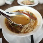 青山シャンウェイ - 辣子麺のスープ