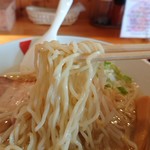 ラーメン来香 - 2019年6月　麺持ち上げ