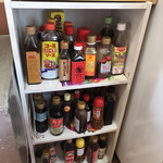 みかさ食堂 - なんだこのたくさんの、しかもレアなソース群は！