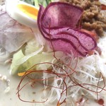 カフェアンドショップ ロータスランド - 2019/06/18
      週替りおまかせセット 550円
      ・米粉麺の冷やし豆乳担々麺
      ・ブロッコリーのマヨネーズ和え
      ・新じゃがいもの甘辛
      ・梅のおむすび